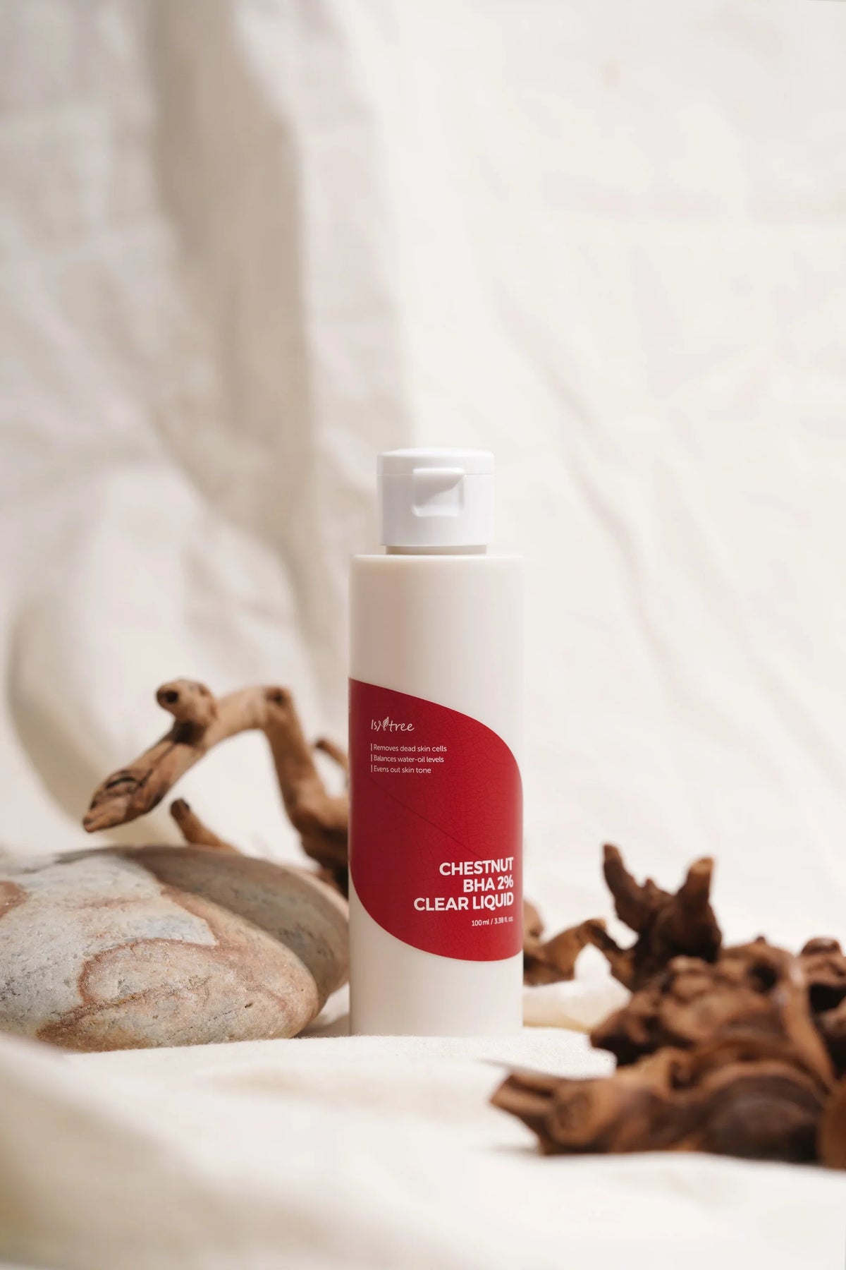 Isntree Chestnut BHA 2% Clear Liquid – exfoliating toner for smooth, even skin tone